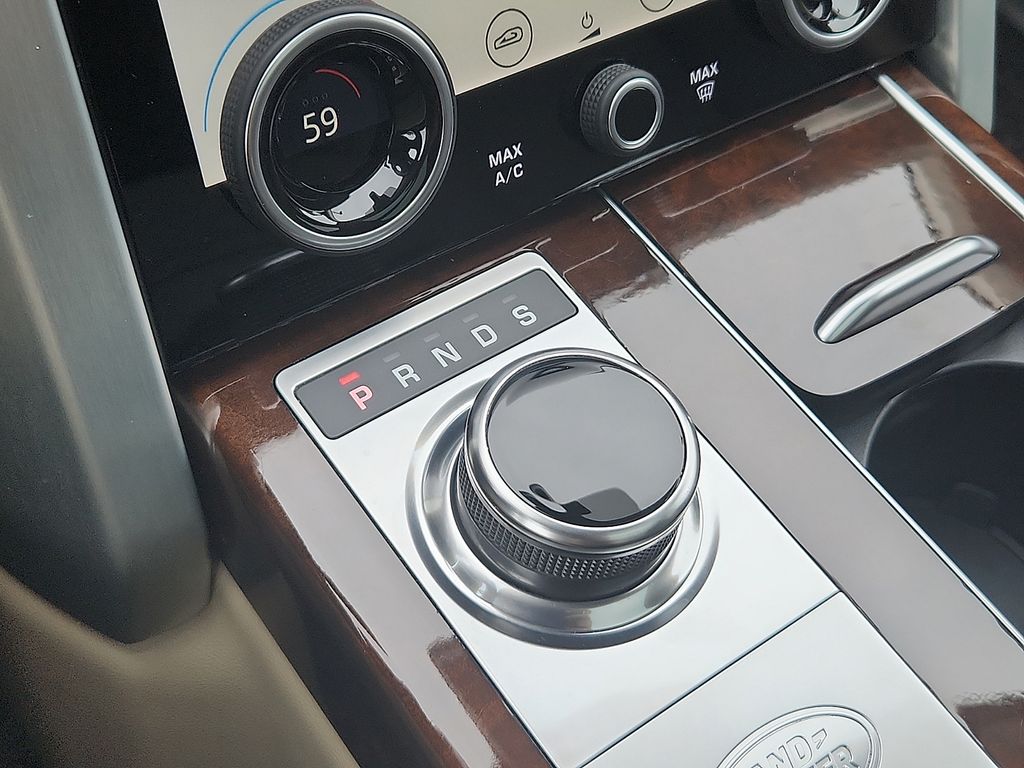 Thumbnail: 2020 Land Rover Range Rover - 15