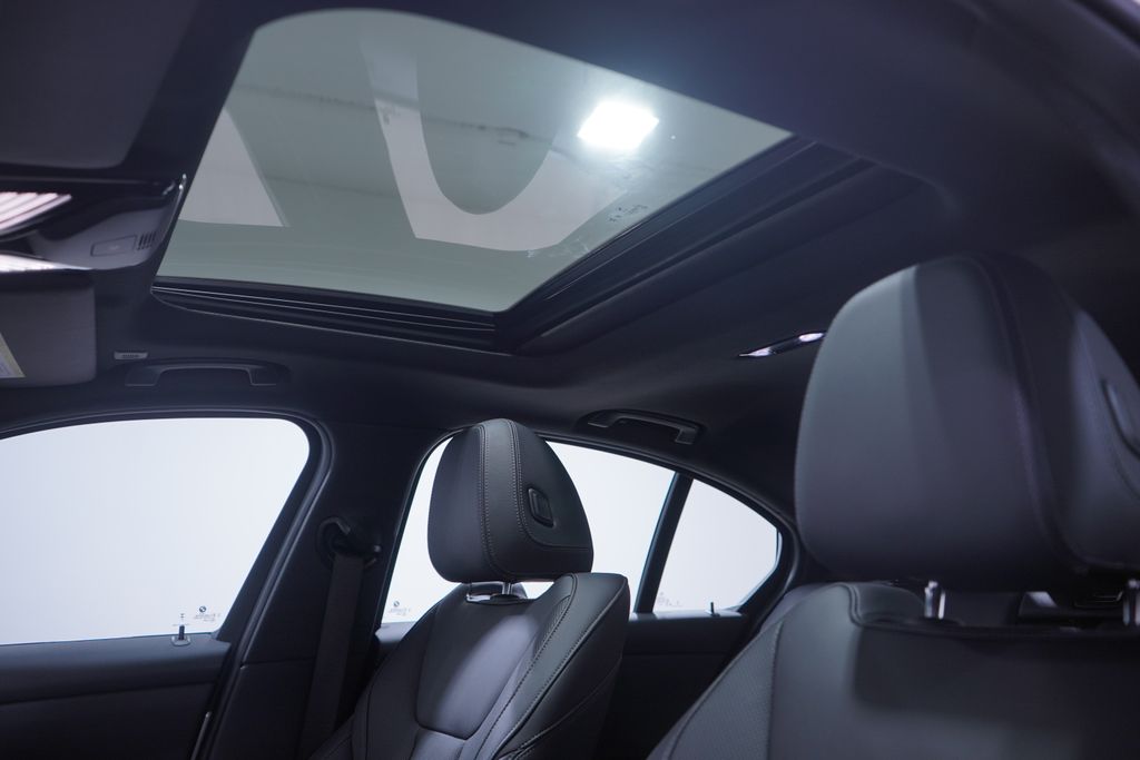 Thumbnail: 2023 BMW 3 Series - 8