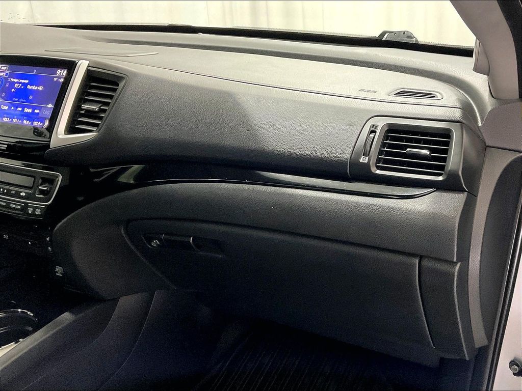 2016 Honda Pilot — photo 13