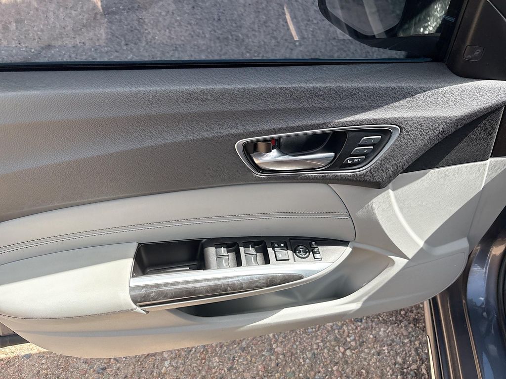 Used 2019 Gray Acura 3.5L Advance Pkg image 18