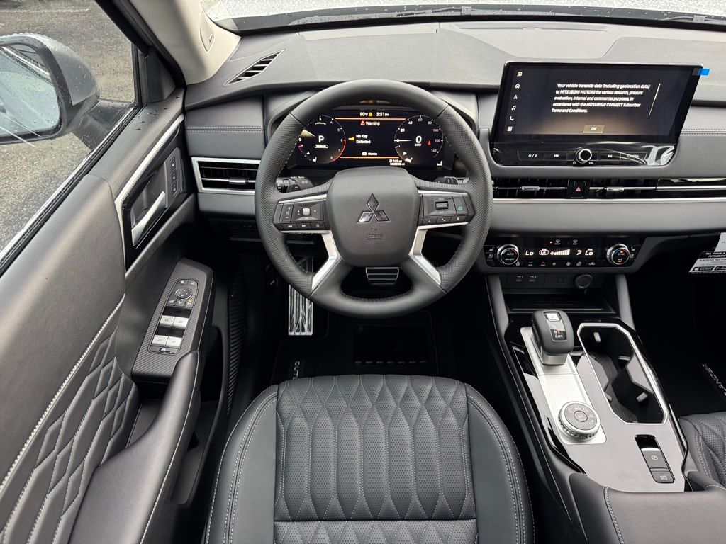 2025 Mitsubishi Outlander SEL photo 12