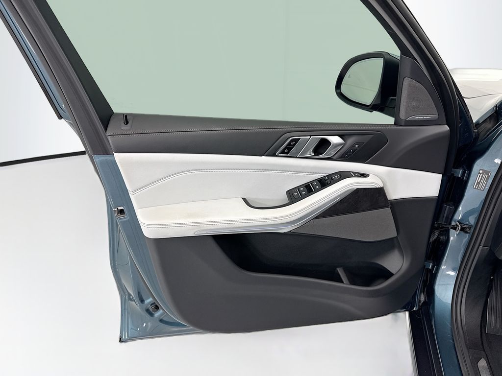 Thumbnail: 2024 BMW X5 - 23