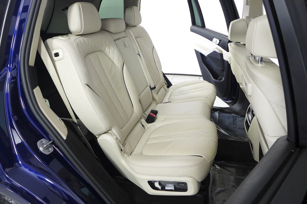 Thumbnail: 2021 BMW X7 - 19