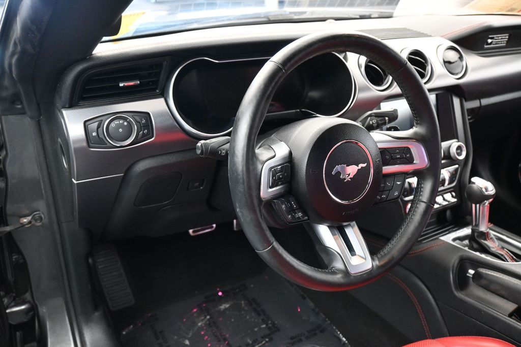 Used 2020 Magnetic Ford GT Premium image 16