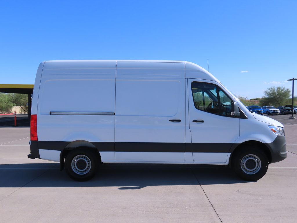 Thumbnail: 2026 Mercedes-Benz Sprinter - 4