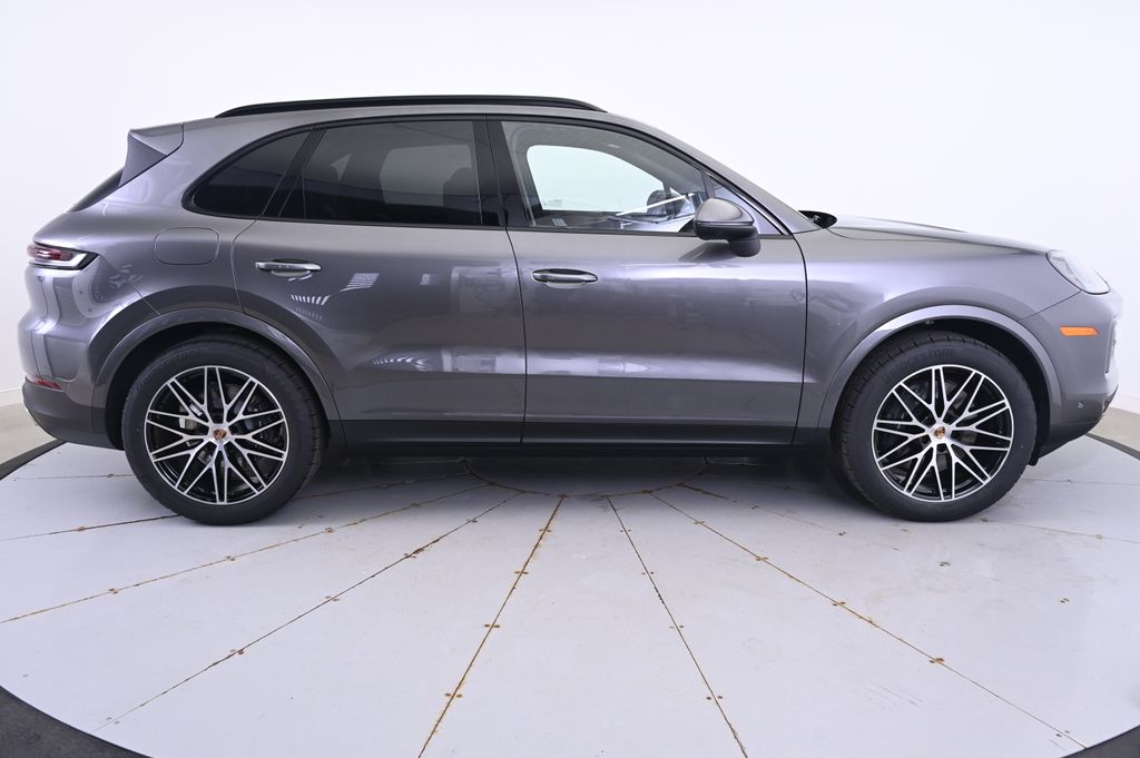 Thumbnail: 2025 Porsche Cayenne - 8