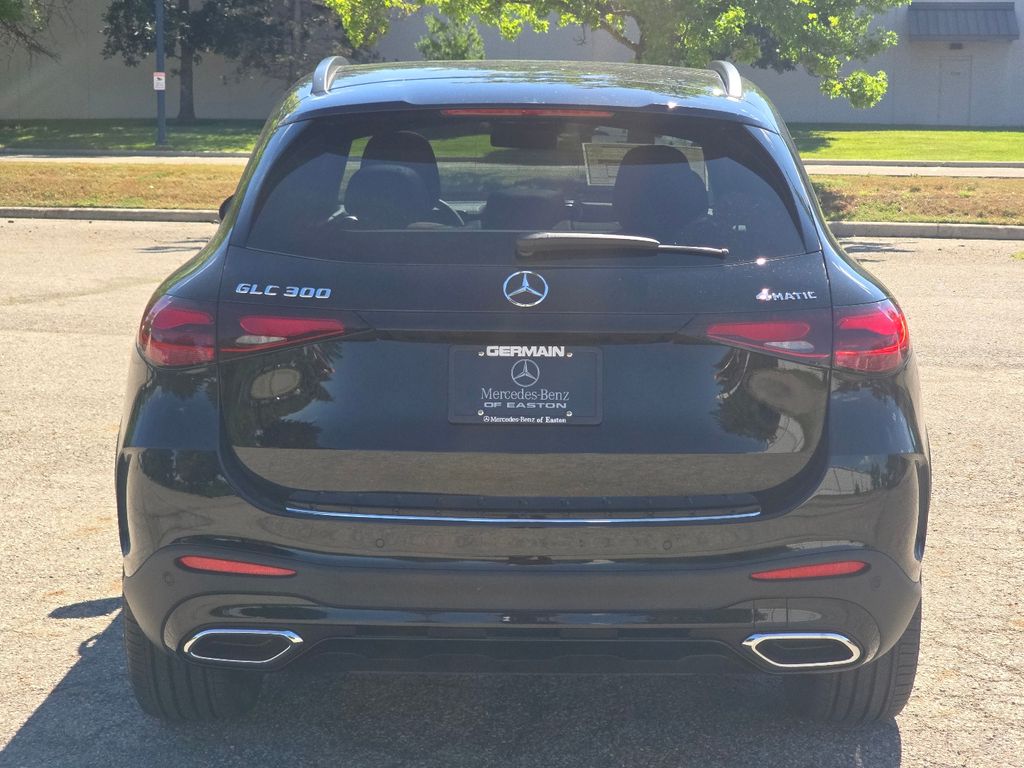 New 2026 Black Mercedes-Benz GLC 300 image 17