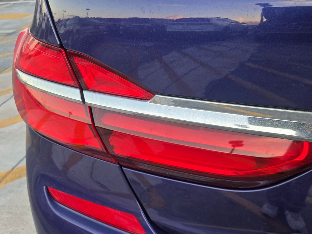 2018 BMW 750i - $36,900