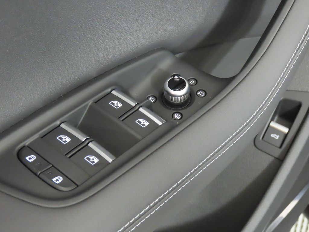 Thumbnail: 2025 Audi Q7 - 29