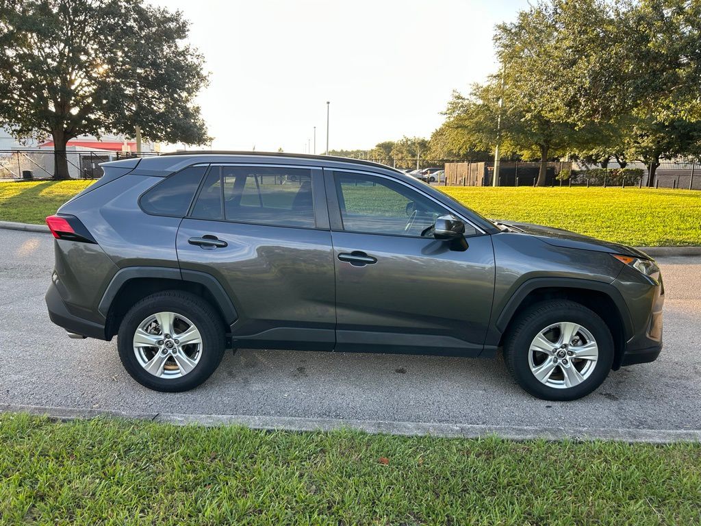 Thumbnail: 2021 Toyota RAV4 - 6