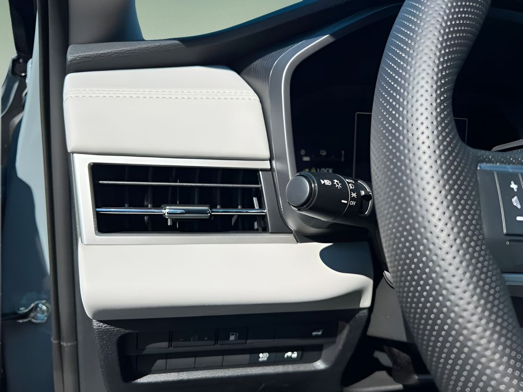 New 2026 Mitsubishi Outlander PHEV SUV