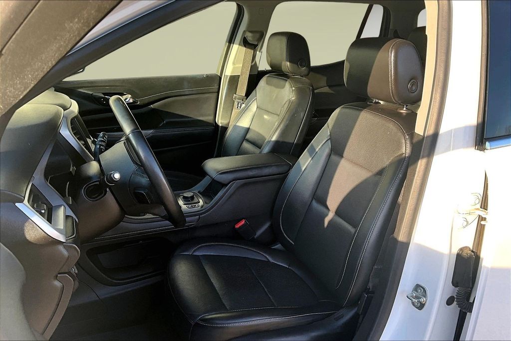 Certified Used 2023 White GMC SLT image 20