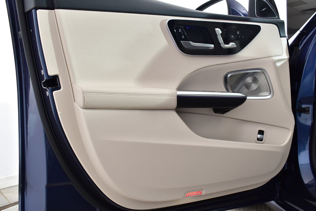 Thumbnail: 2025 Mercedes-Benz C-Class - 12