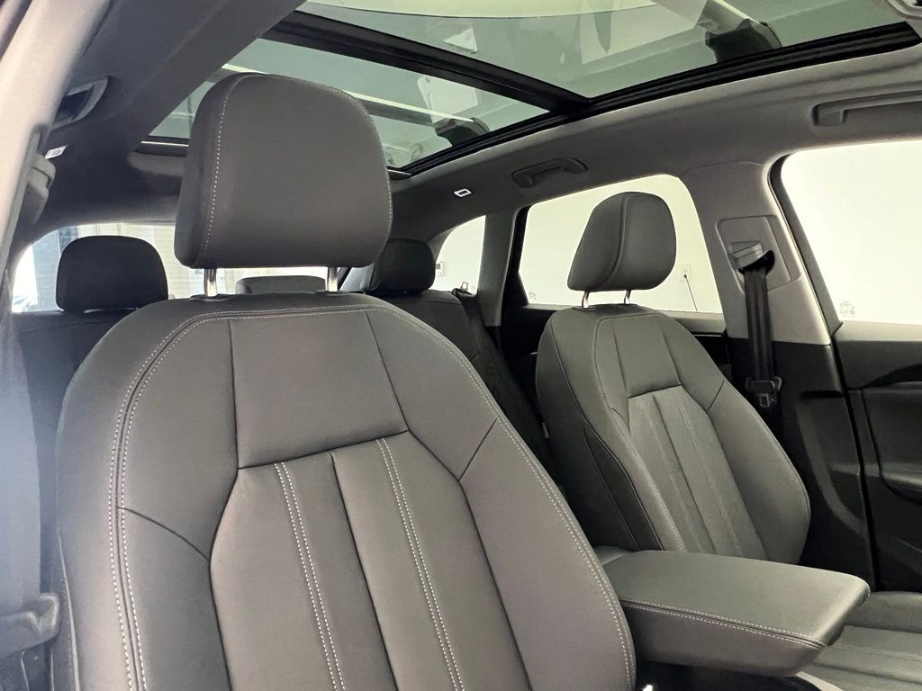Thumbnail: 2025 Audi Q5 - 7