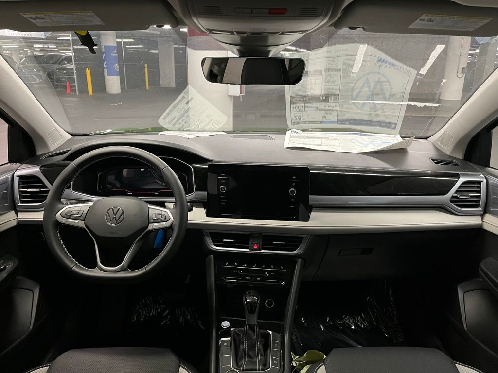 2025 Volkswagen Taos SEL - Photo 7