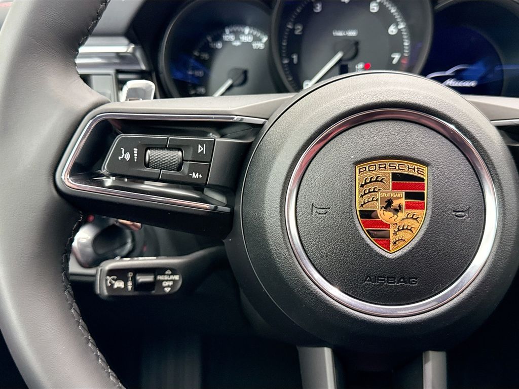 Thumbnail: 2026 Porsche Macan - 14