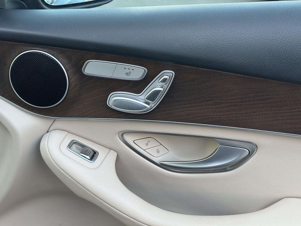 Thumbnail: 2019 Mercedes-Benz GLC - 19