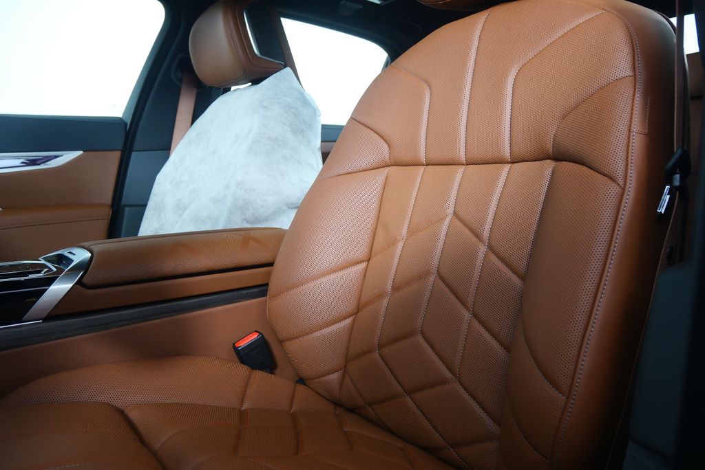 Thumbnail: 2026 BMW 7 Series - 11