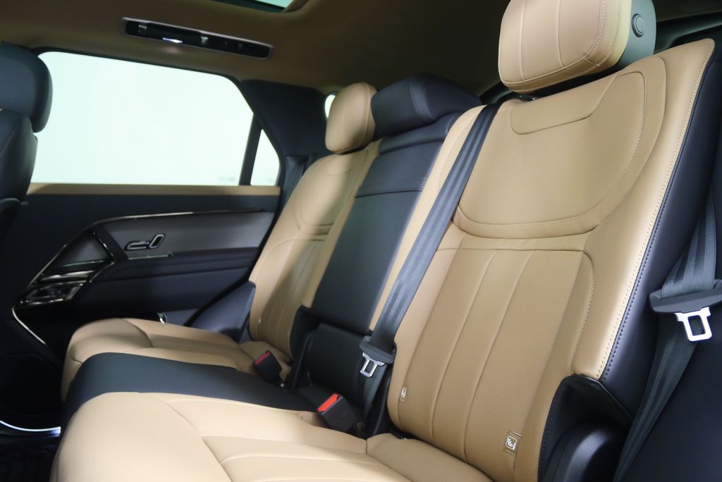 Thumbnail: 2025 Land Rover Range Rover Sport - 18