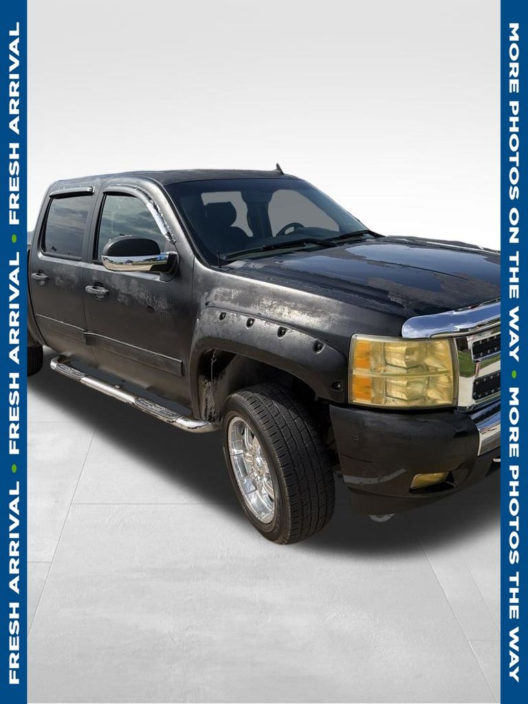 Black 2009 Chevrolet Silverado 1500 Pickup Truck Four-Wheel Drive 6-Speed Automatic