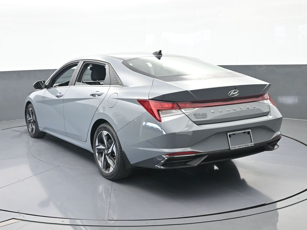 Used 2022 Electric Shadow Hyundai SEL image 4