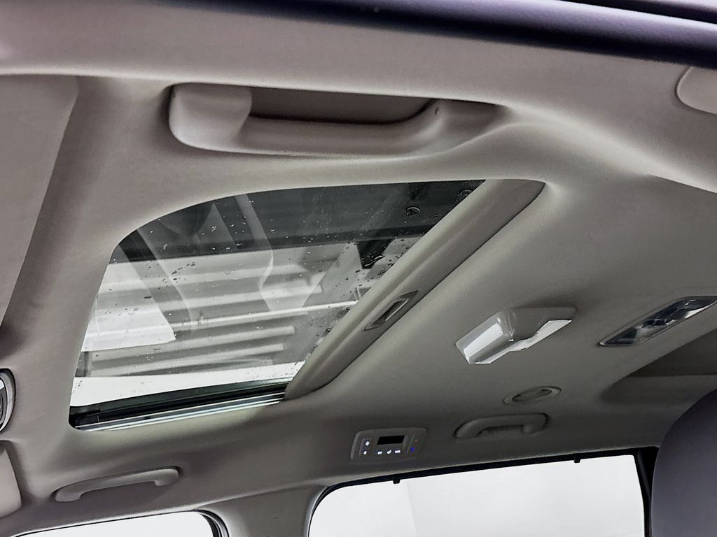 2025 Kia Carnival Hybrid SX