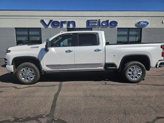 2024 Chevrolet Silverado 3500HD High Country Crew Cab 4WD