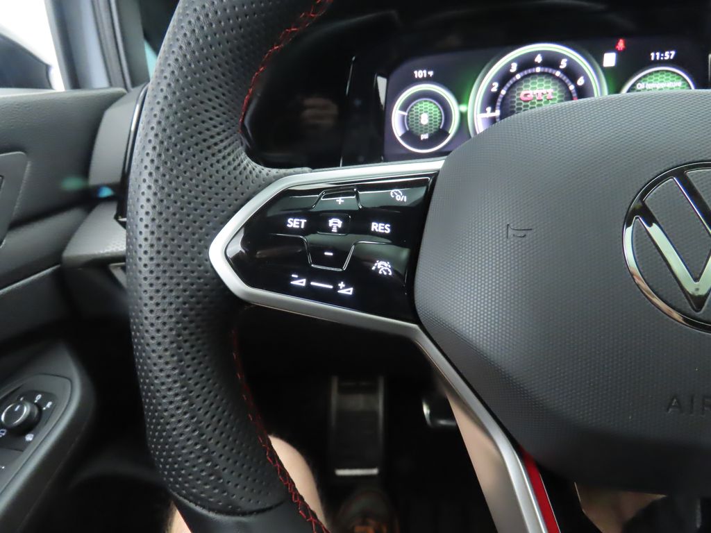 2024 Volkswagen Golf GTI SE 11