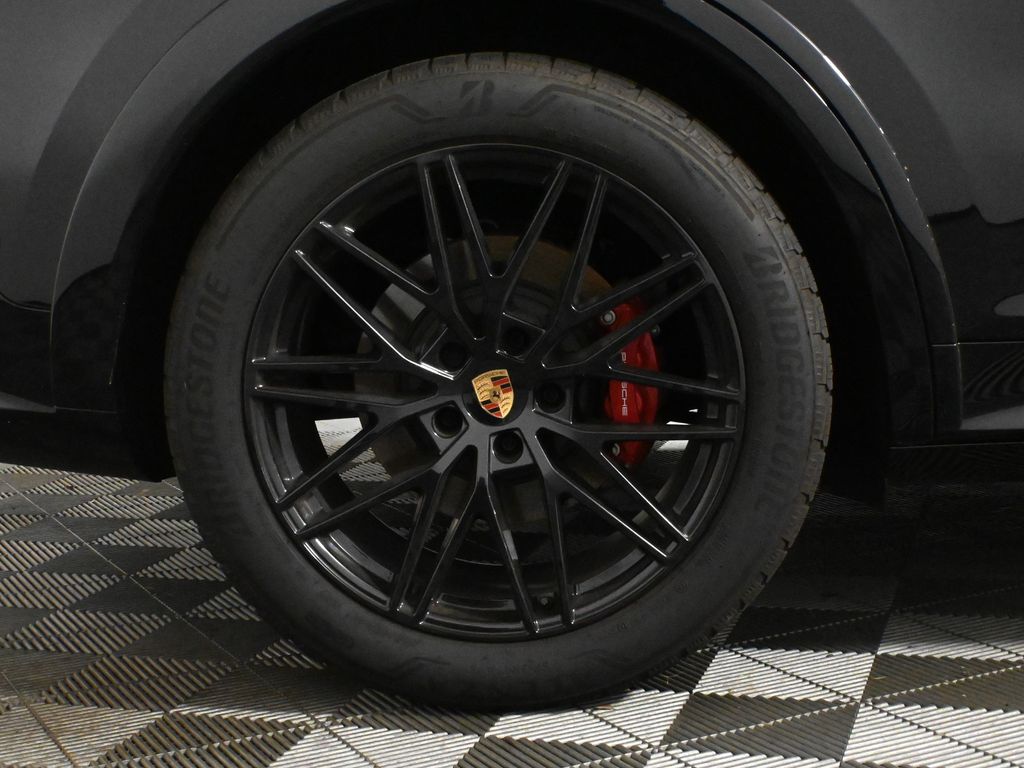 Thumbnail: 2025 Porsche  - 12