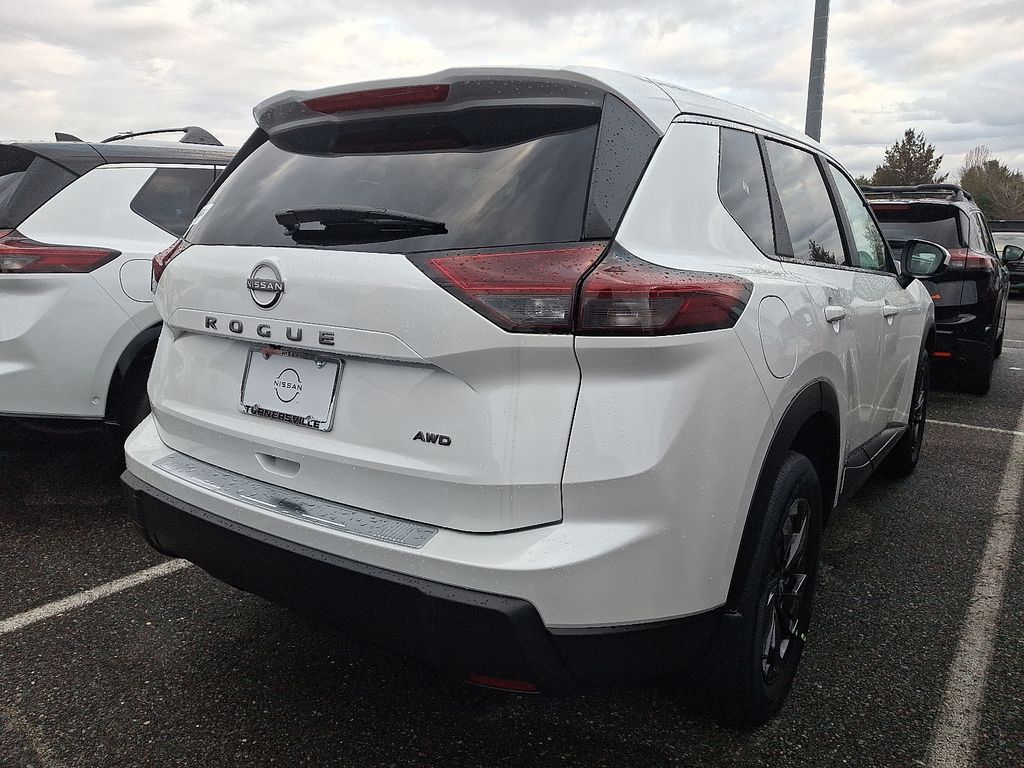 Thumbnail: 2026 Nissan Rogue - 4