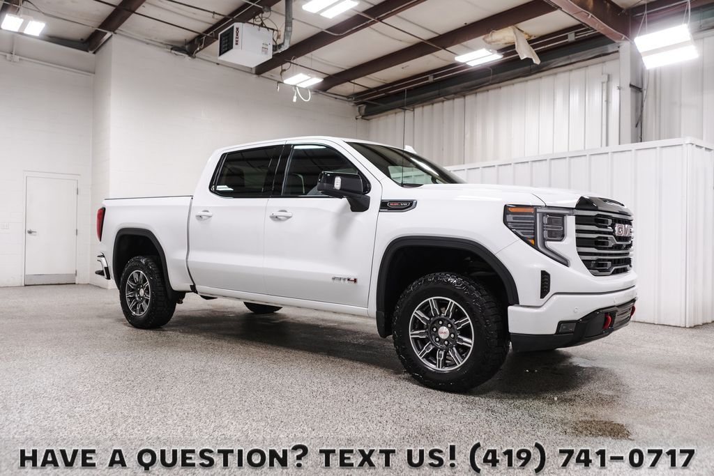 2025 GMC Sierra 1500 AT4 Crew Cab 4WD