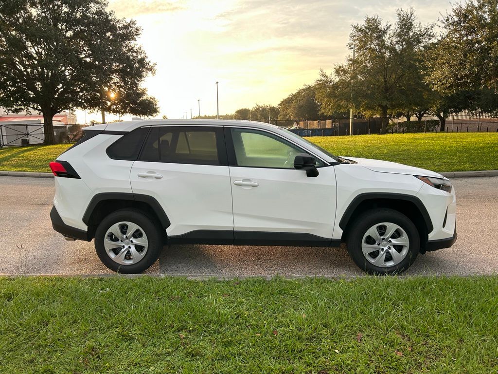 Thumbnail: 2023 Toyota RAV4 - 6