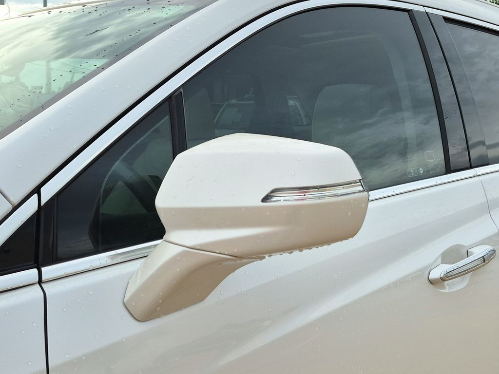2022 Cadillac XT5 Premium Luxury White at AutoSavvy Houston Northwest