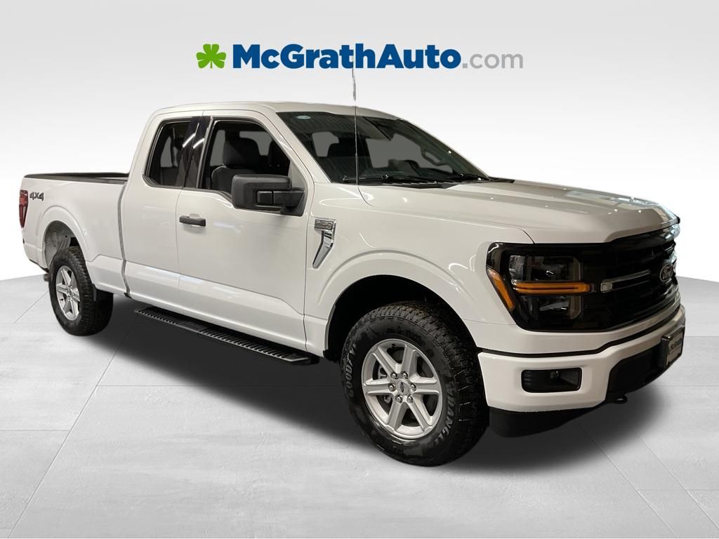 New 2026 White Ford XLT image 2