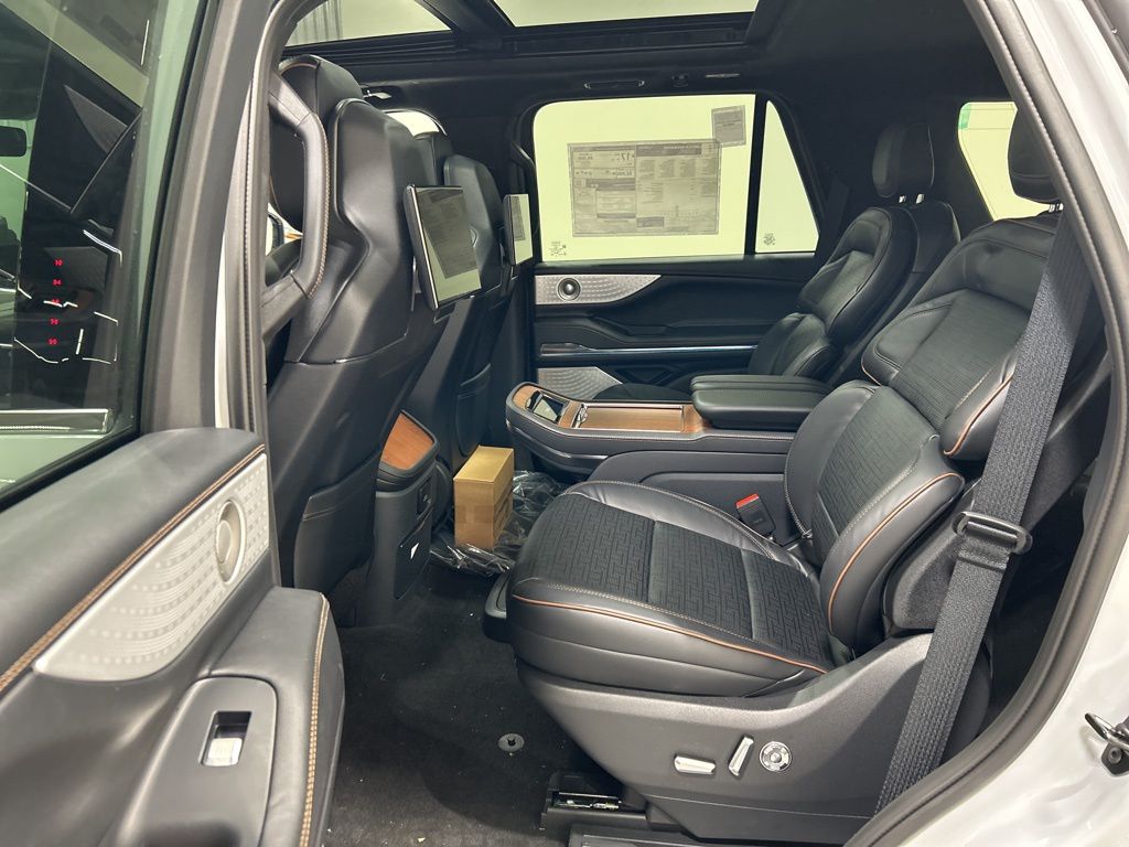 new 2026 Lincoln Navigator car, priced at $124,725