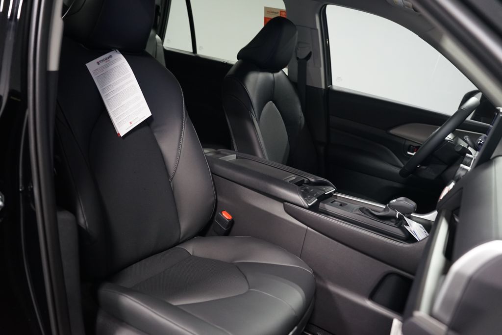 Thumbnail: 2026 Toyota Grand Highlander - 27