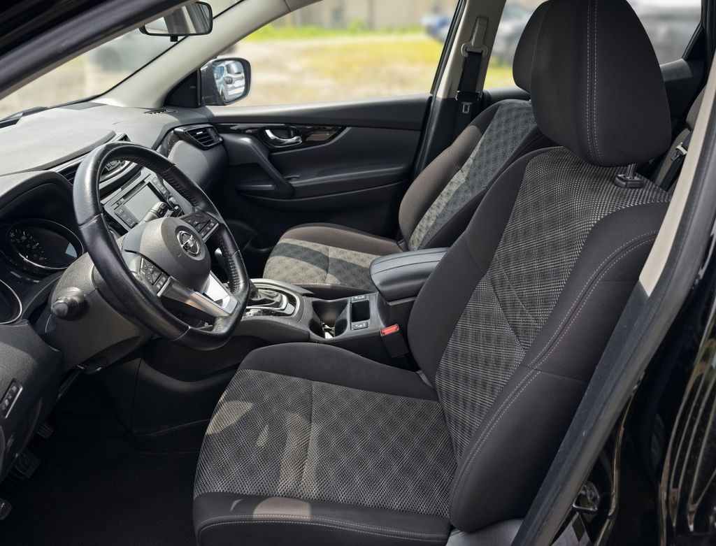 2020 Nissan Rogue Sport SV - Image 4