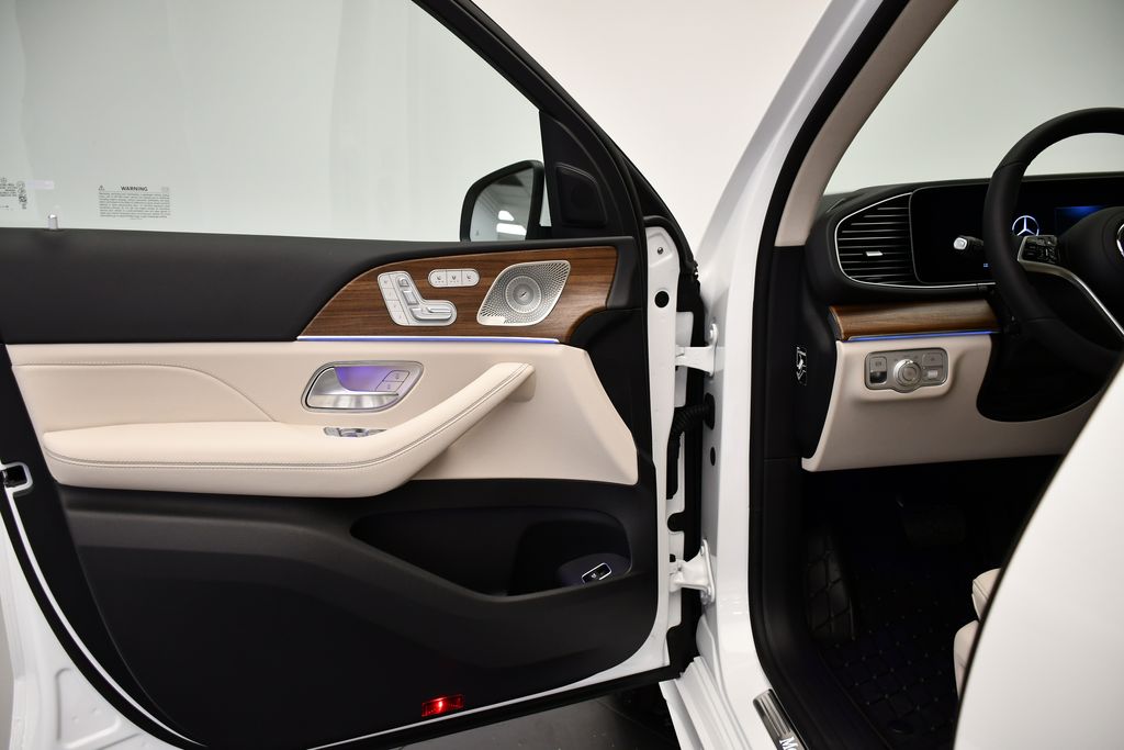 Thumbnail: 2026 Mercedes-Benz GLE - 32