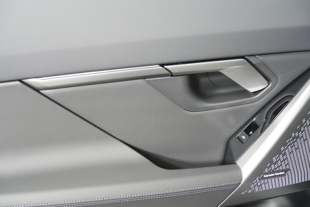 Thumbnail: 2026 BMW 5 Series - 14