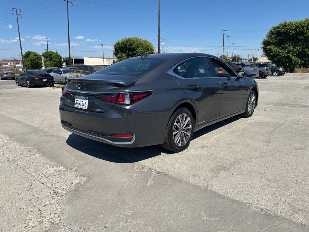 2022 Lexus ES 300h 3