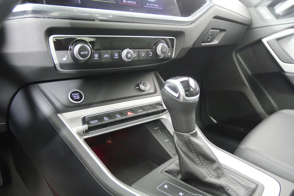 Thumbnail: 2022 Audi Q3 - 24