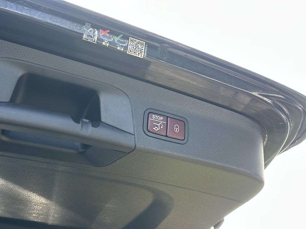 Thumbnail: 2023 Mercedes-Benz GLS - 31