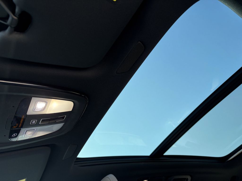 New 2026 Crystal White Volvo B5 Core image 22