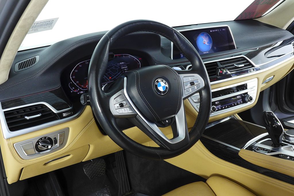 Thumbnail: 2021 BMW 7 Series - 30