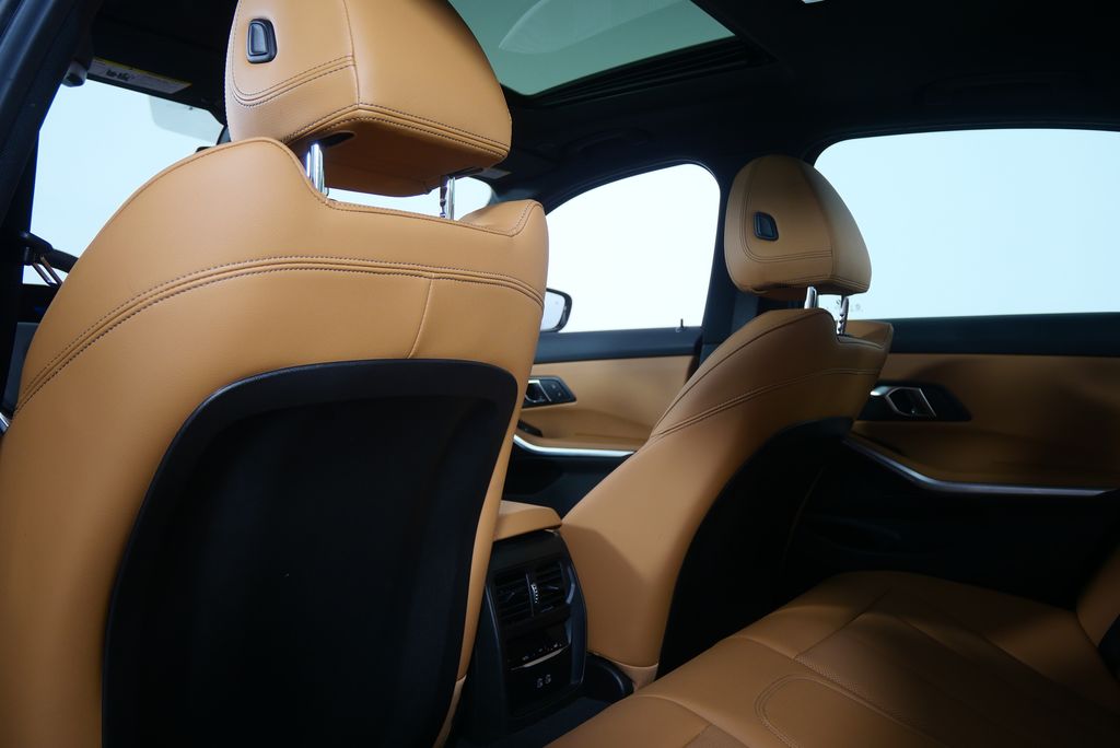 Thumbnail: 2024 BMW 3 Series - 18