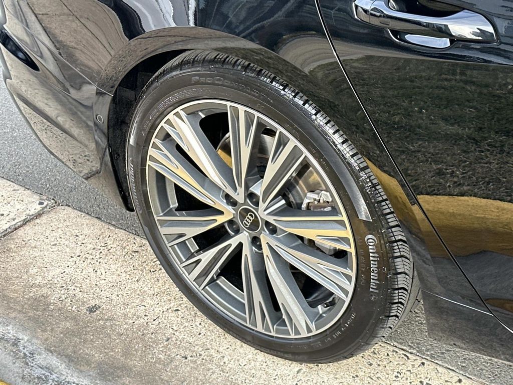 Thumbnail: 2021 Audi A6 - 17