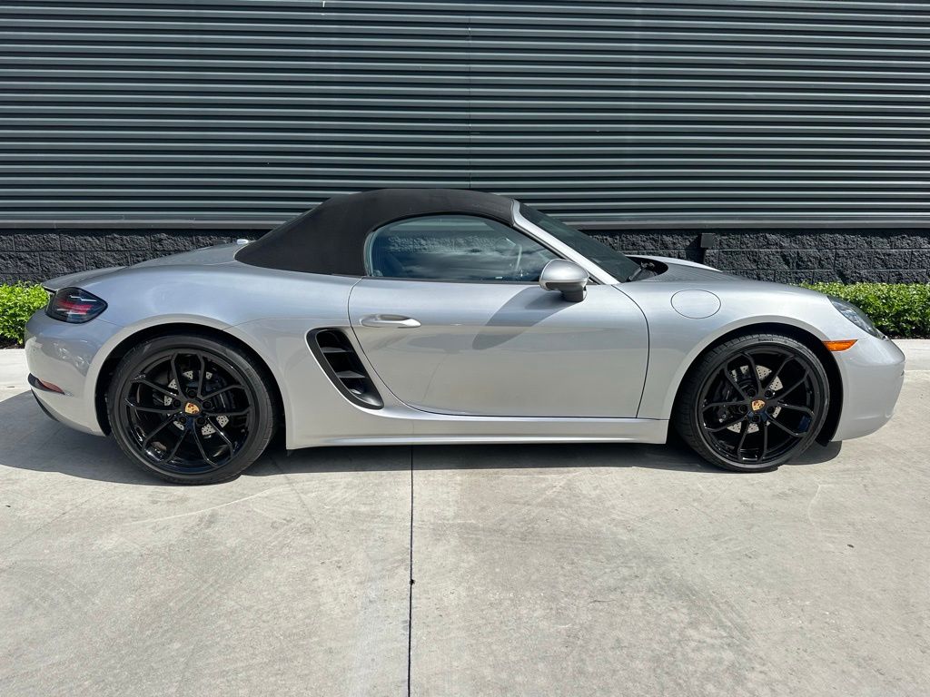2024 Porsche 718 Boxster  8