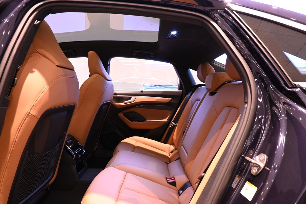 Thumbnail: 2026 Audi A6 - 23