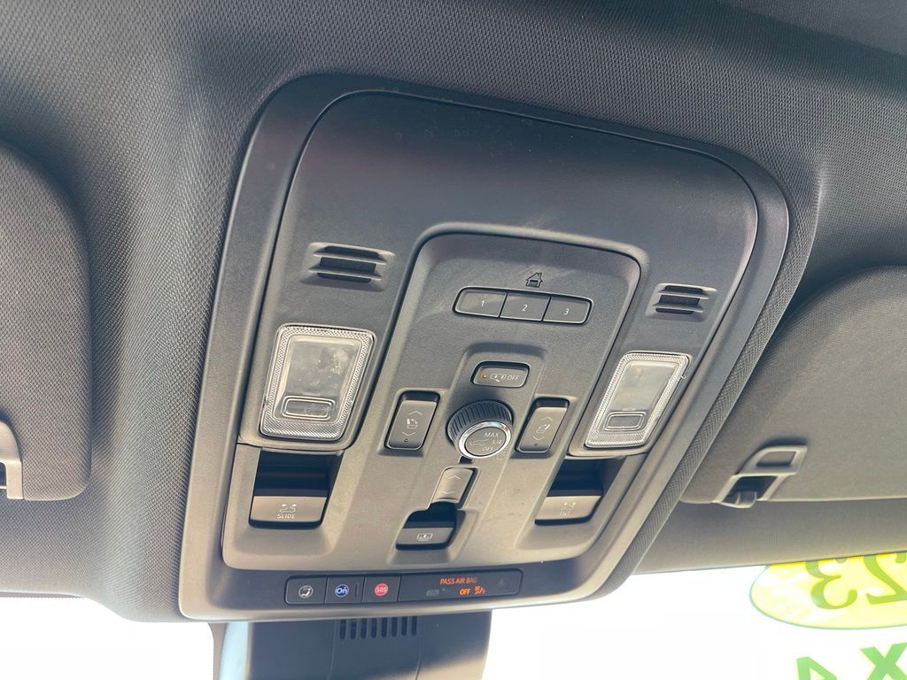 Used 2023 Black Chevrolet Premier image 17