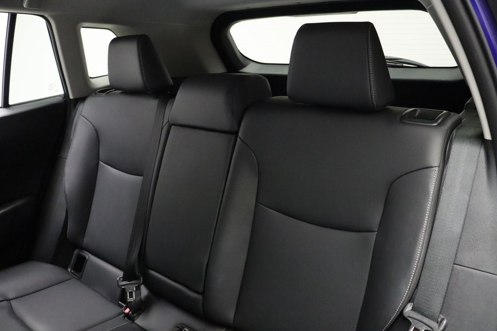 2024 Toyota Corolla Cross XLE 18